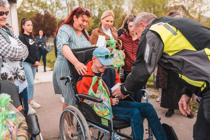 Бајкери поново обрадовали децу из Дневног боравка „Алтернатива“